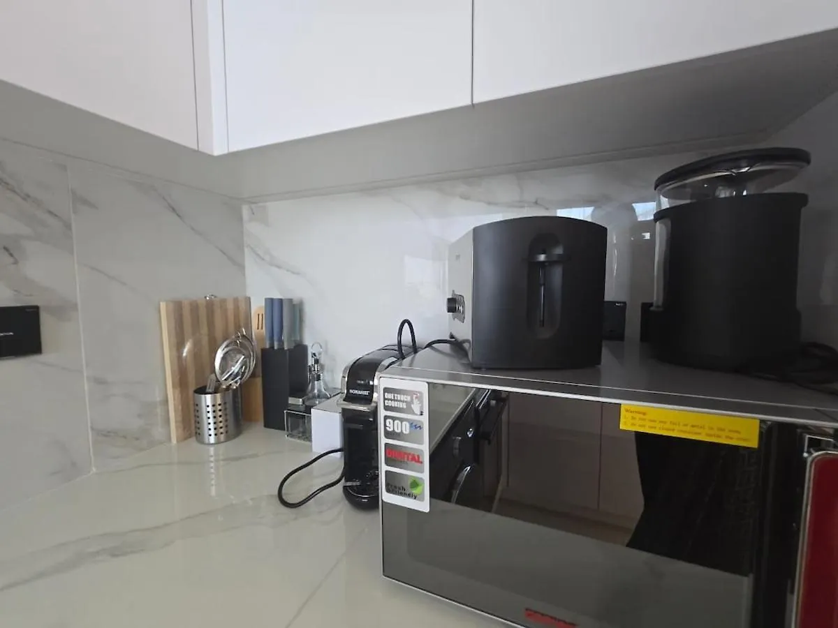 Luxury & Comfort At Binghatti Amber With Balcony Dubai 0*,  United Arab Emirates