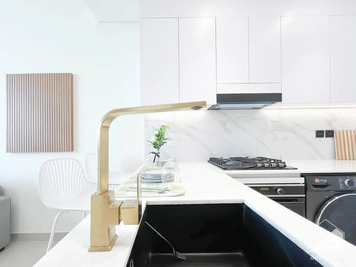 Luxury & Comfort At Binghatti Amber With Balcony Dubai 0*,  United Arab Emirates