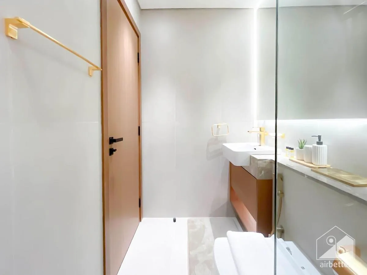 Apartment Luxury & Comfort At Binghatti Amber With Balcony Dubai