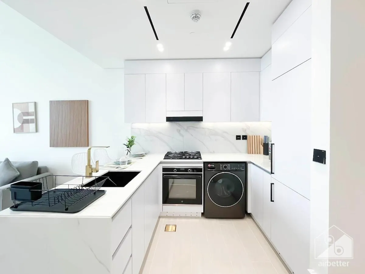 Luxury & Comfort At Binghatti Amber With Balcony 두바이 아파트