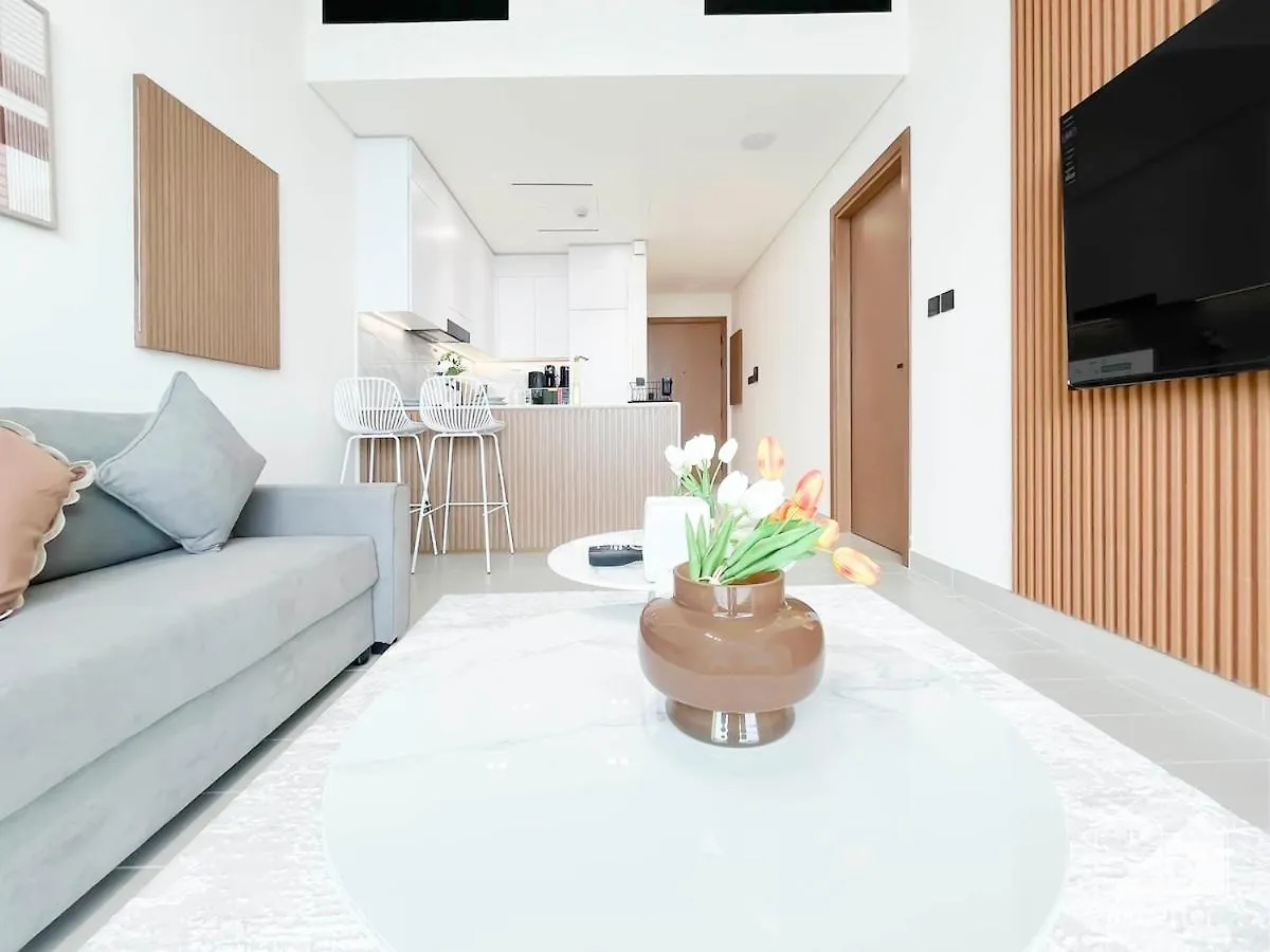 Luxury & Comfort At Binghatti Amber With Balcony Dubai Appartement