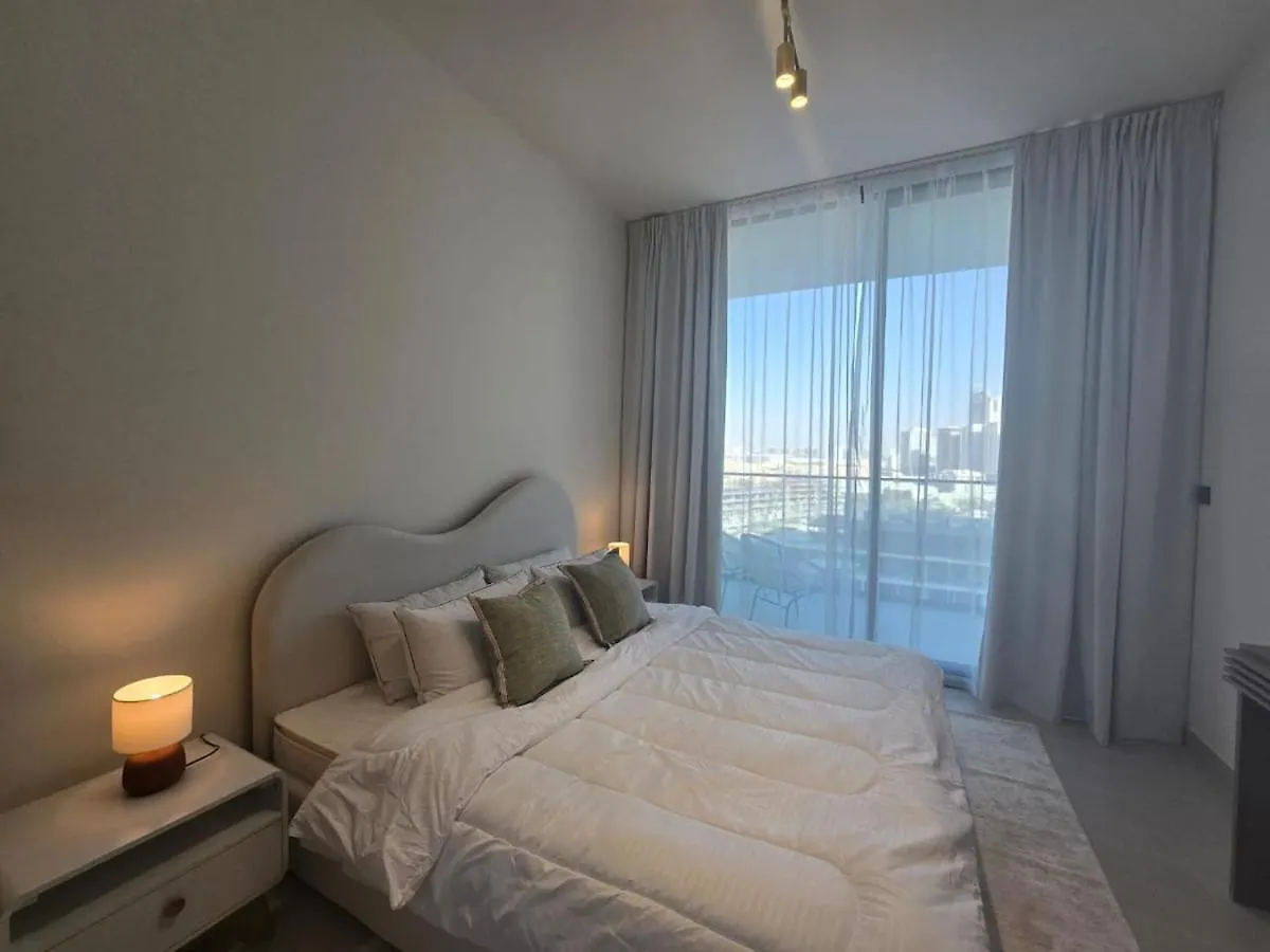 Luxury & Comfort At Binghatti Amber With Balcony Dubai 0*,